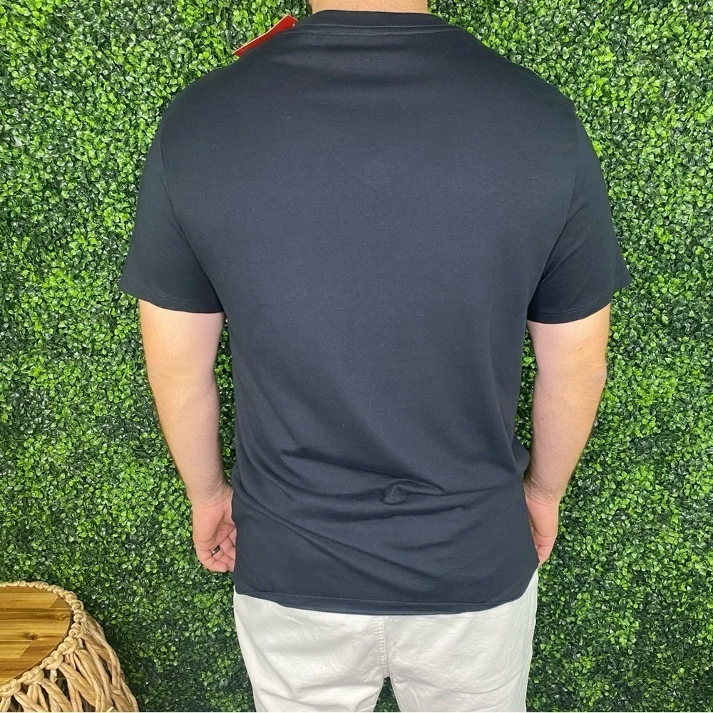Mens guess v neck graphic‎ shortsleeve - Picture 2 of 6